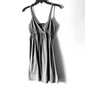 Short swing dress with pockets.